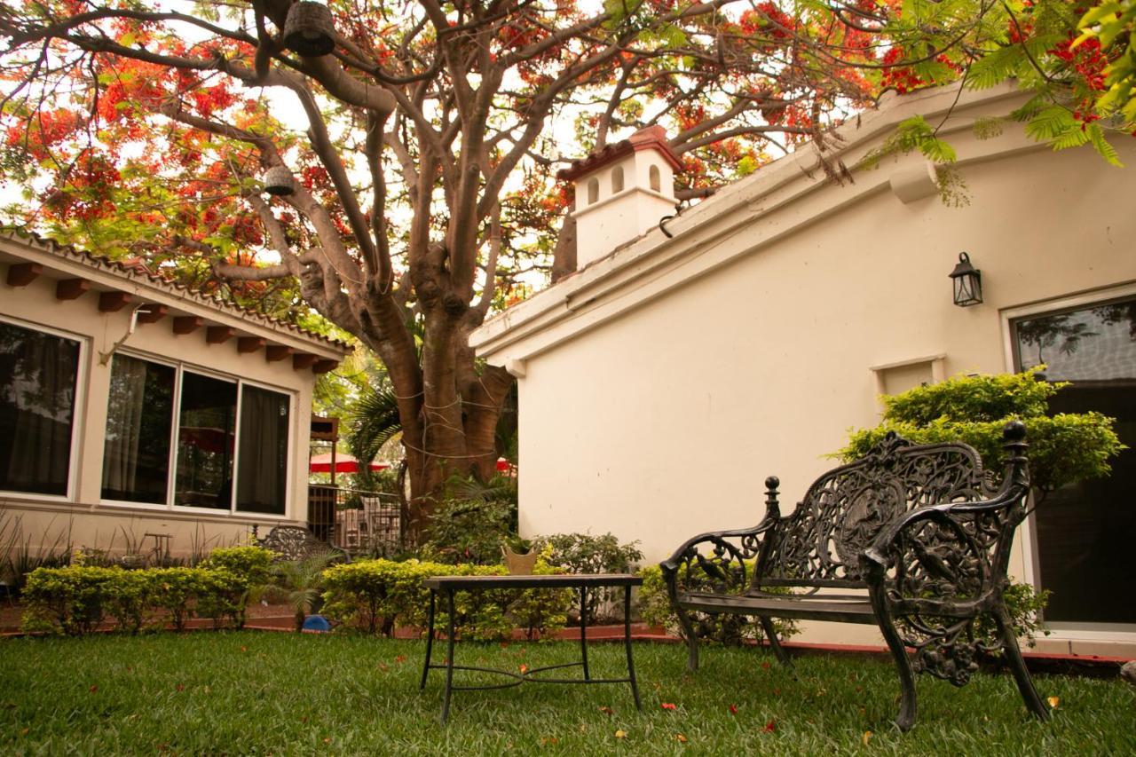 Hotel Casa Maria Emilia Cuernavaca Esterno foto