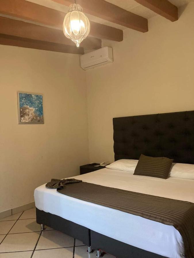 Hotel Casa Maria Emilia Cuernavaca Esterno foto